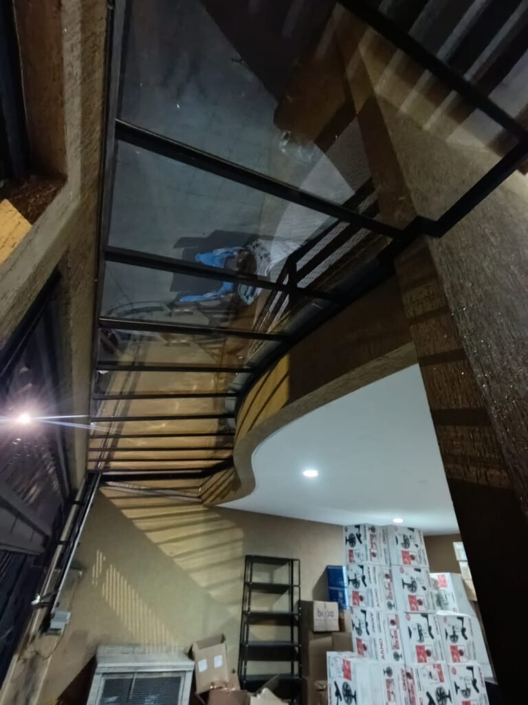 POLICARBONATO COMPACTO (48)