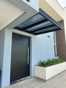 Toldos de Policarbonato Alveolar e Compacto: Durabilidade, Estilo e Proteção Solar Cândido Mota - Toldos e Coberturas