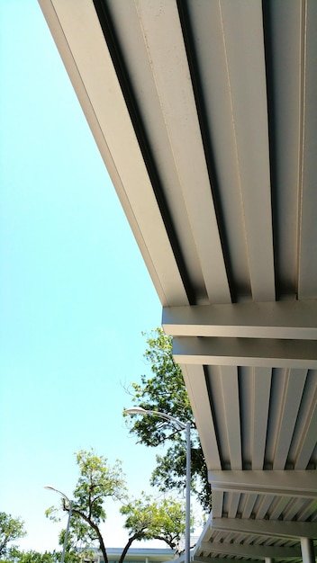 Vantagens dos Toldos de Policarbonato para Proteger seu Espaço Externo